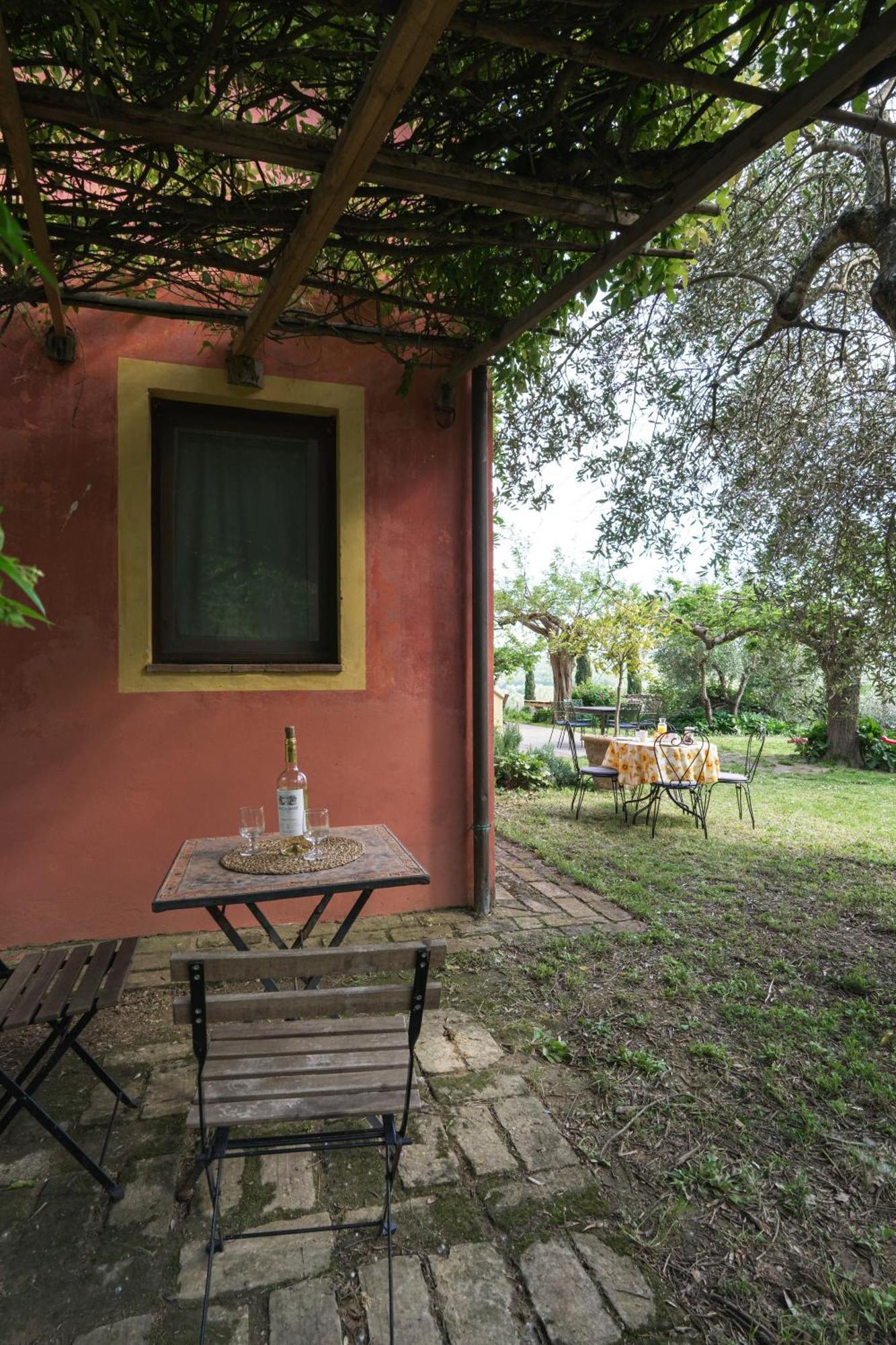 Agriturismo La Ca'Solare Palaia Esterno foto